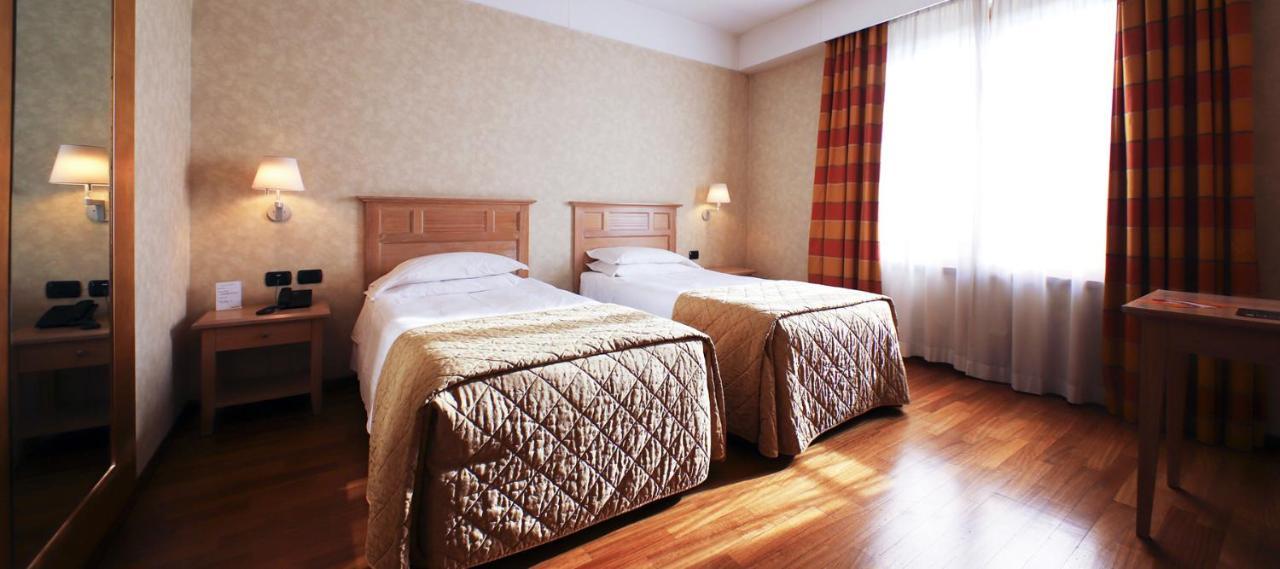 Monica Hotel Fiera Pregnana Milanese Zewnętrze zdjęcie