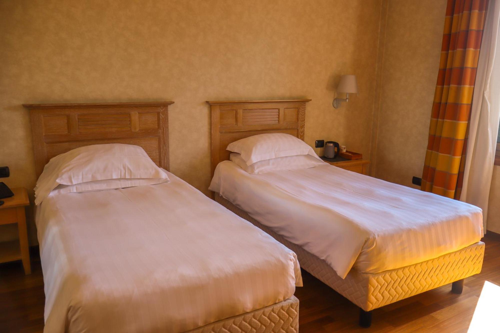 Monica Hotel Fiera Pregnana Milanese Zewnętrze zdjęcie