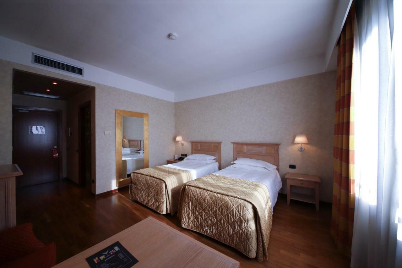 Monica Hotel Fiera Pregnana Milanese Zewnętrze zdjęcie