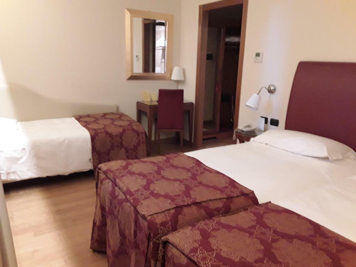 Monica Hotel Fiera Pregnana Milanese Zewnętrze zdjęcie